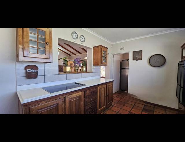 4 BEDROOM HOUSE FOR SALE IN MIDDEDORP